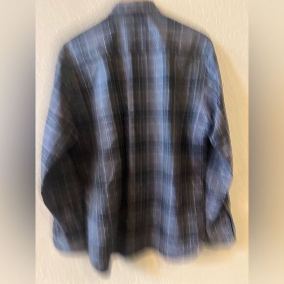 International Laundry Plaid Button Down Shirt Sz Medium Gray Non-Iron Relaxed - Picture 4 of 10
